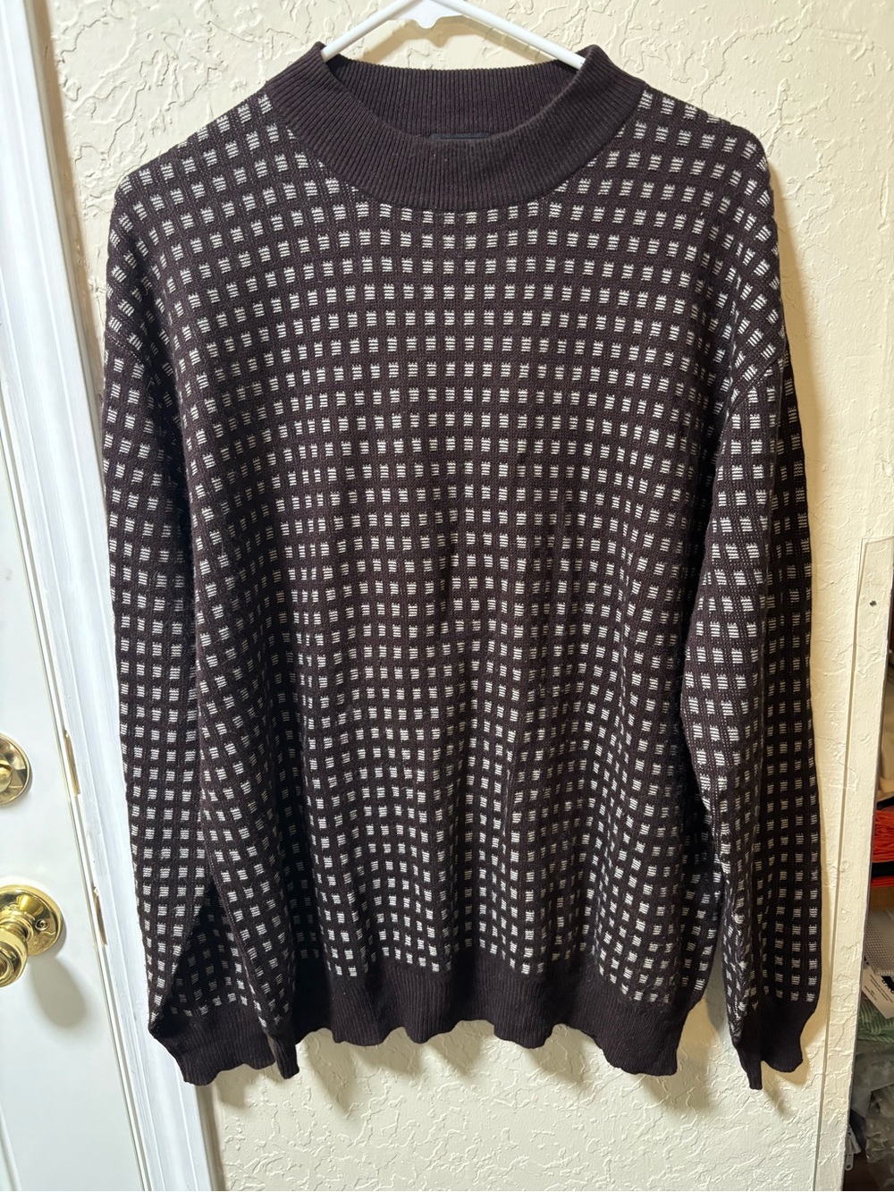 Men's Vintage Genelli Crewneck Sweater. Cashmere silk blend